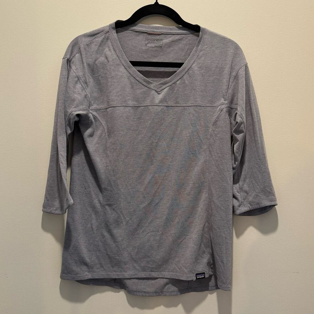Patagonia Women's M Purple Lightweight Quarter Sleeve V Neck Casual Gorpcore